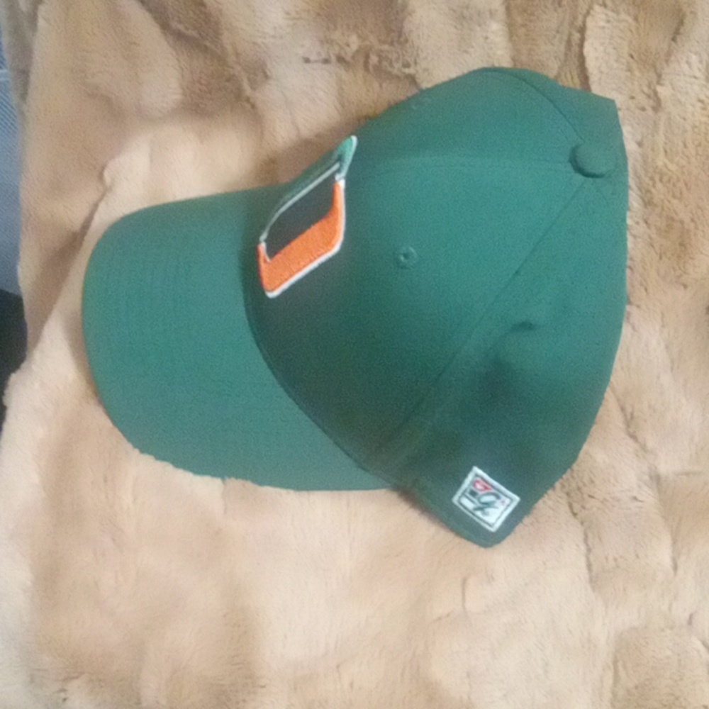 Hat - Picture 3 of 4